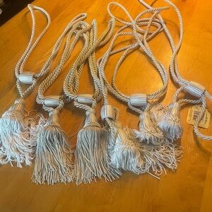 Decorative Tieback Elegant White and Cream Tassel Tiebacks never used set of 6